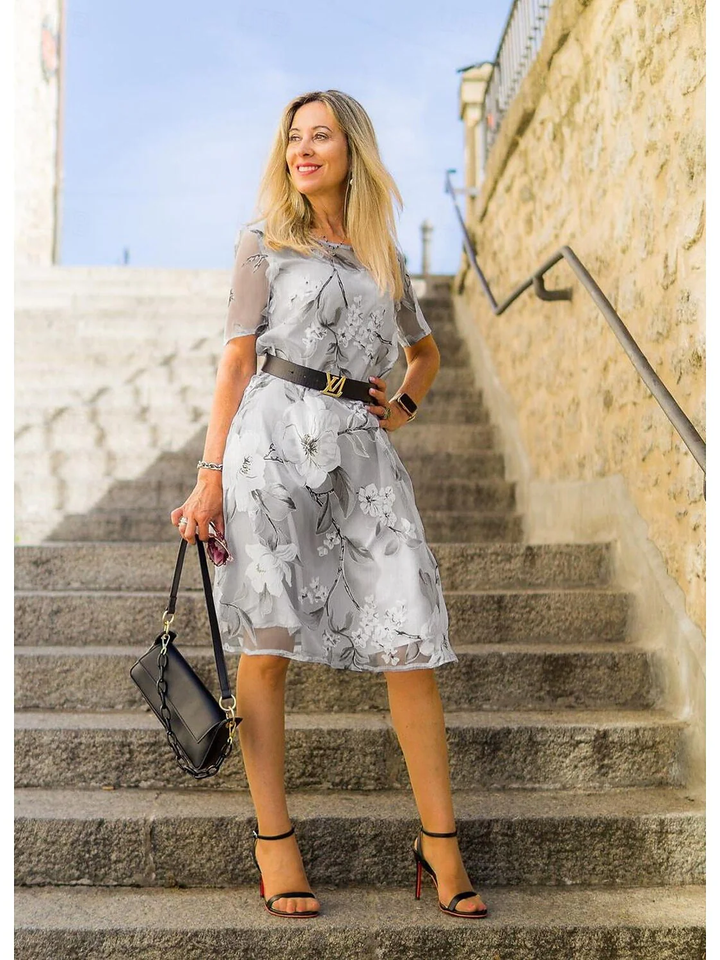 Elegant Midi Dress – Timeless Round Neck Feminine Dress