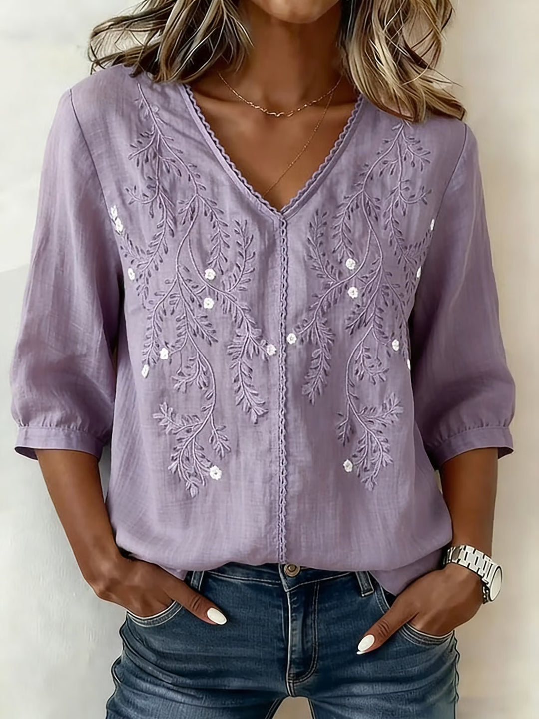 Women's Casual V-neck Artistic Embroidered Top