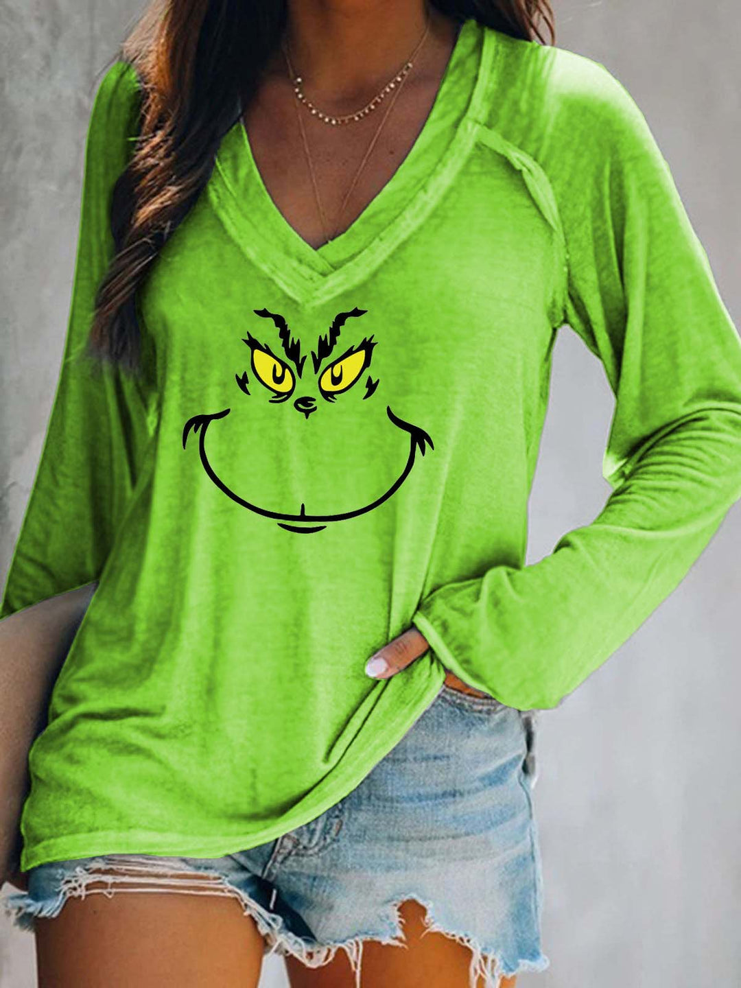 Comfysol Women's Grinch Print V-Neck Long Sleeve T-shirt
