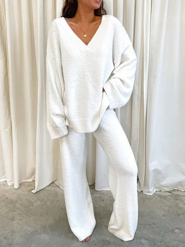 Comfysol White Solid Casual Sweater Suit