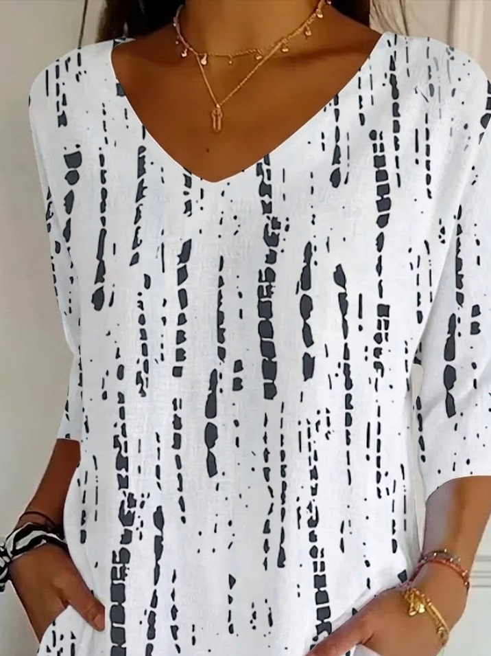 Chic Abstract V-Neck Three Quarter Tee