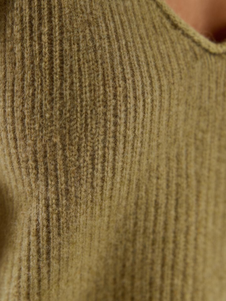 Women's Casual Sleeveless V-neck Wool Blend Knit Top