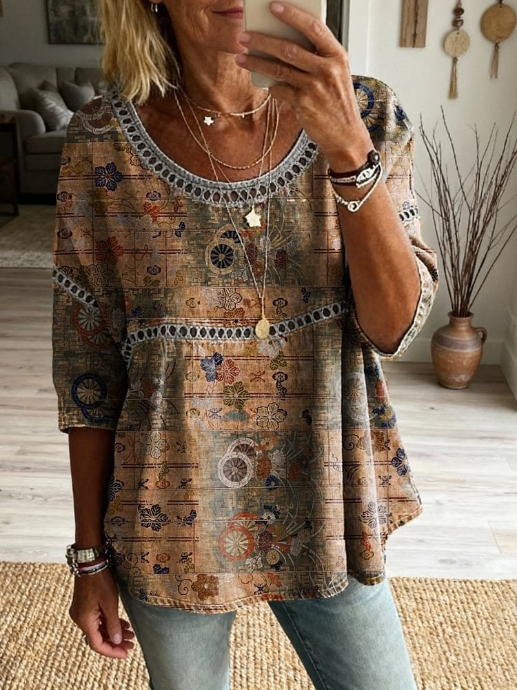 Women's Bohemian Retro Pattern Art Print Casual Round Neck Hollow-out Top