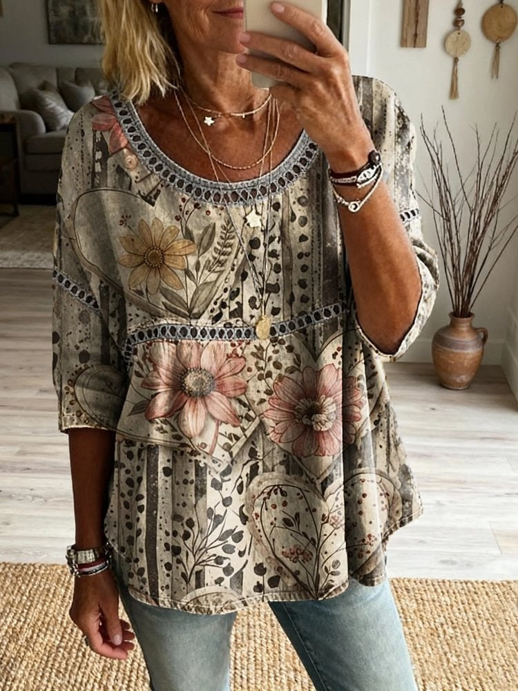 Women's Retro-style Heart Art Print Casual Round Neck Hollow-out Top