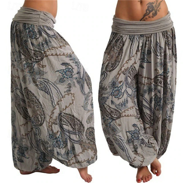 Chic bohemian print, soft comfortable fabric and elastic waist, ideal for spring and summer daily wear.