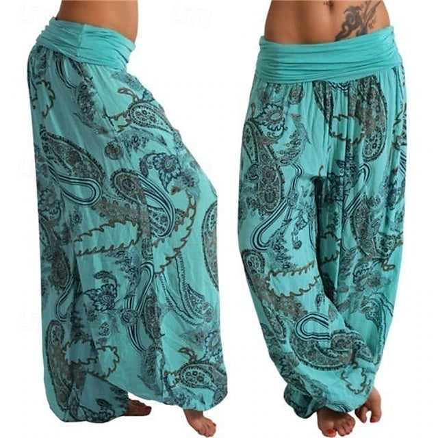 Chic bohemian print, soft comfortable fabric and elastic waist, ideal for spring and summer daily wear.