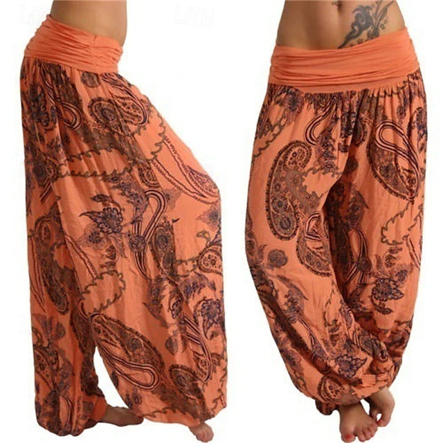 Chic bohemian print, soft comfortable fabric and elastic waist, ideal for spring and summer daily wear.