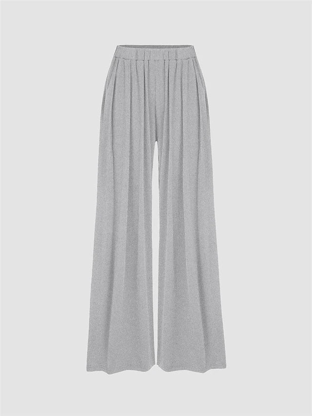 Smooth modal fabric with gentle stretch, practical pockets and versatile style, ideal for daily wear in cool seasons.