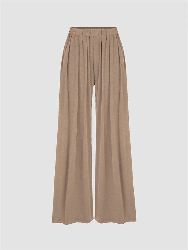 Smooth modal fabric with gentle stretch, practical pockets and versatile style, ideal for daily wear in cool seasons.