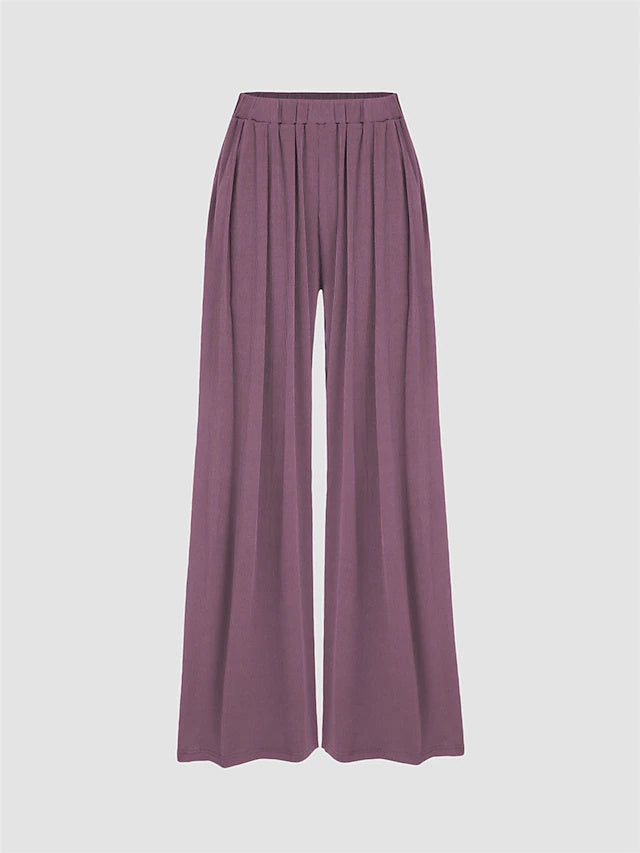 Smooth modal fabric with gentle stretch, practical pockets and versatile style, ideal for daily wear in cool seasons.